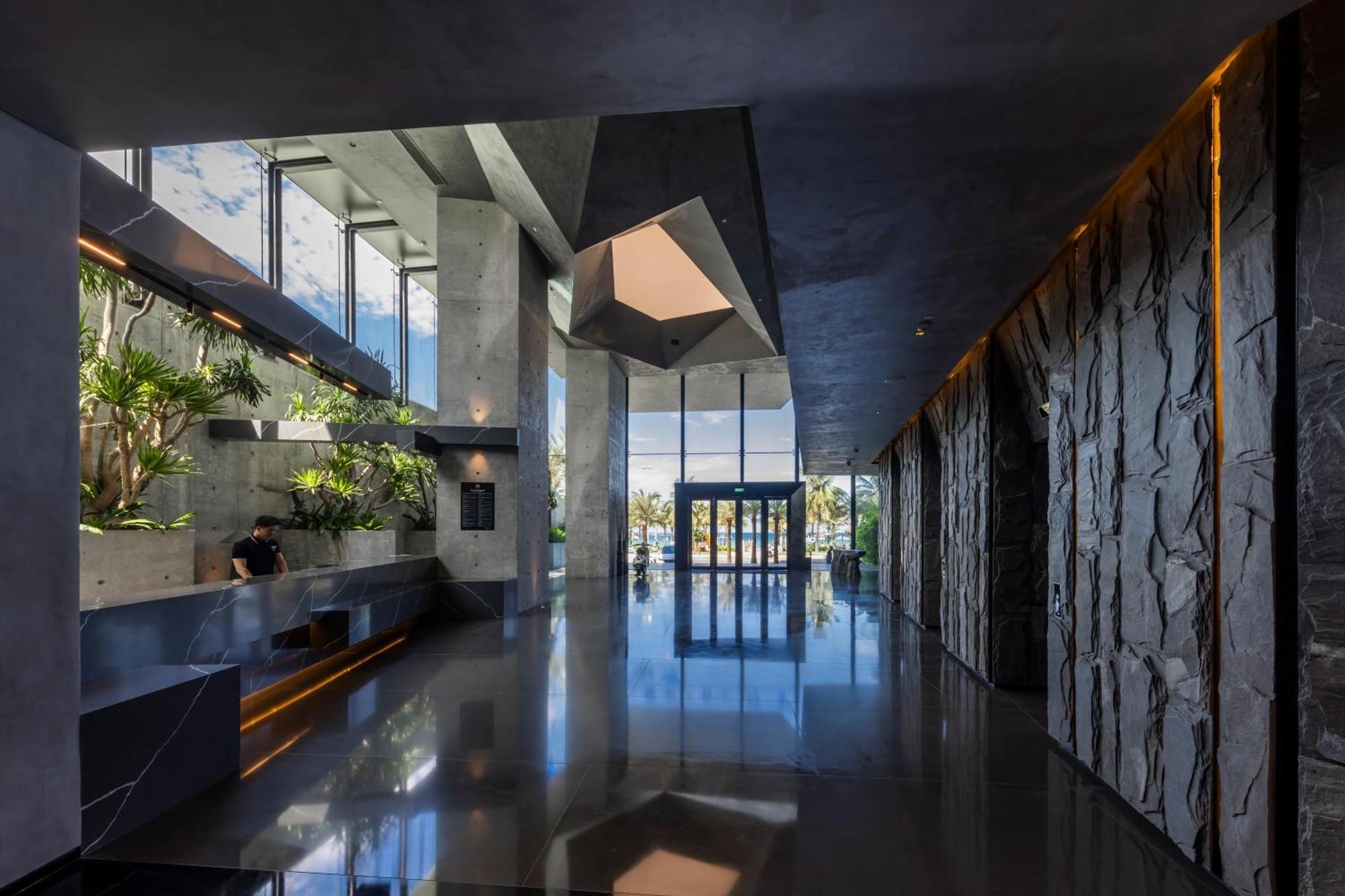 M Hotel Danang מראה חיצוני תמונה Interior of the hotel